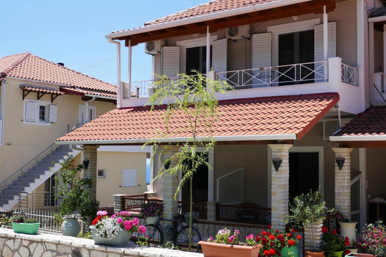 Apartment Elaia *